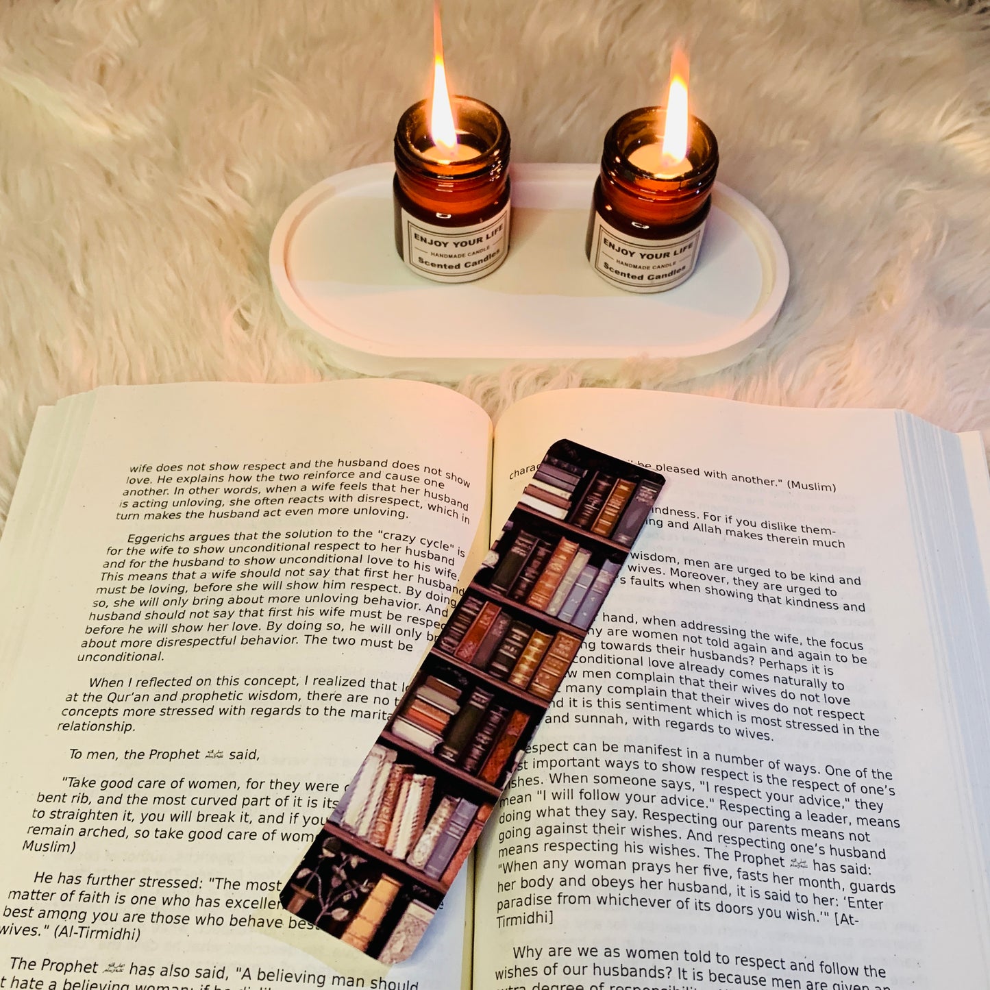 Vintage Bookshelf Bookmark – Classic Library Design